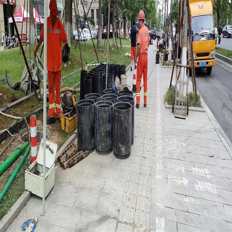 潜山管道短管置换修复